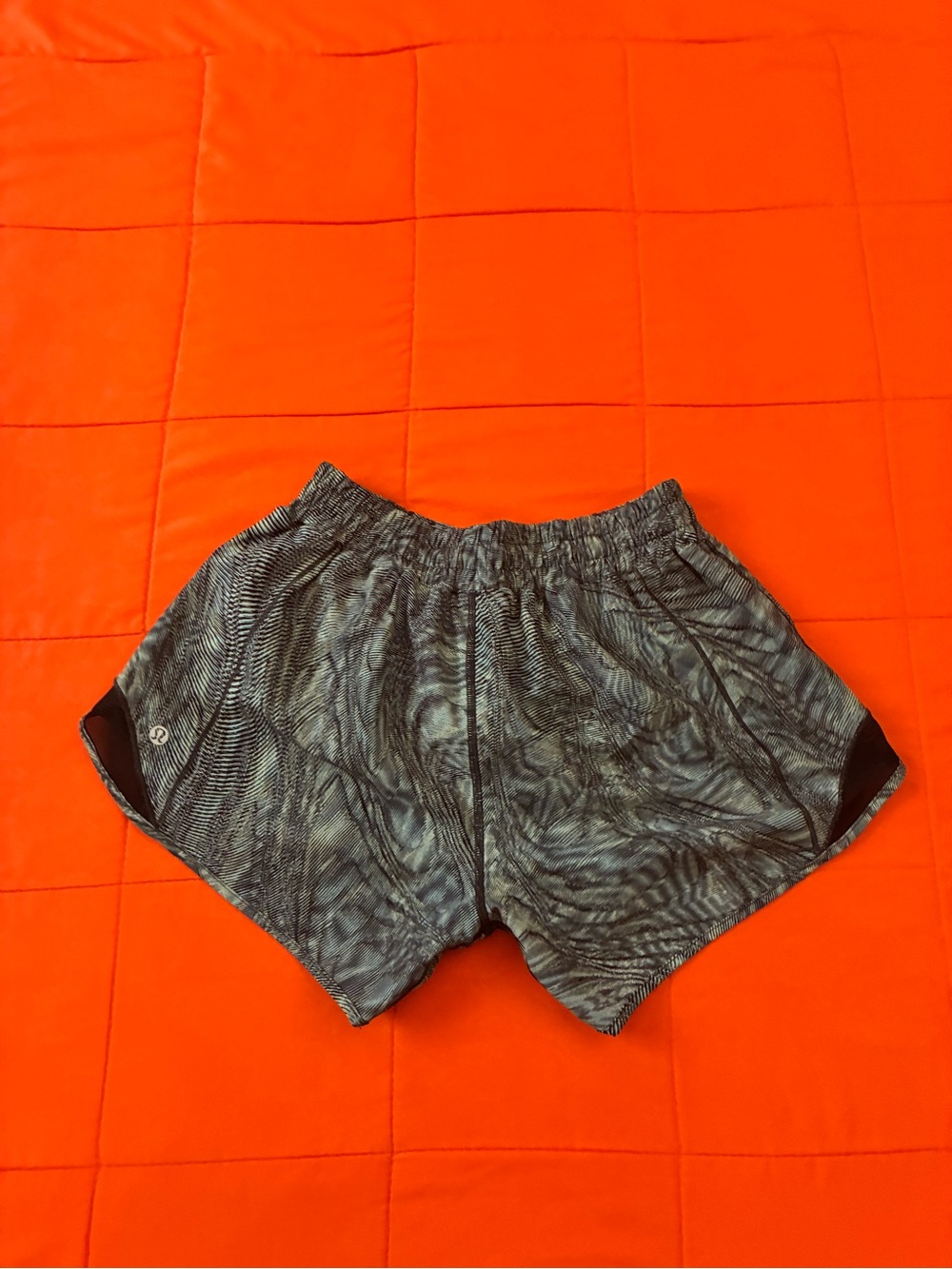 Lululemon Shorts Womens 6 Gym Athletic Activewear Running Sportswear